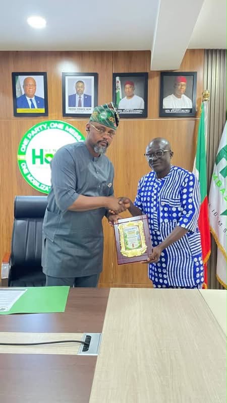 Nigeria Clean-Up Initiative To Mobilise 1,000 Residents For Uyo Sanitation Walk, Honours Ikim